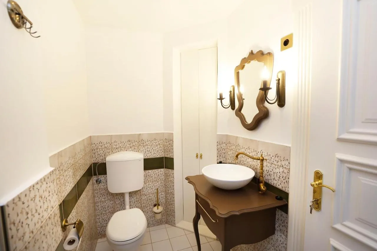Bed & Breakfast Villabaroque_Eger